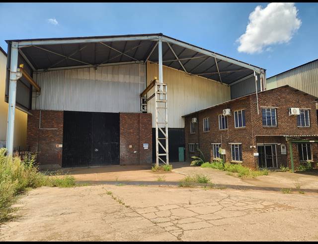 2,400M² WAREHOUSE TO LET IN WADEVILLE